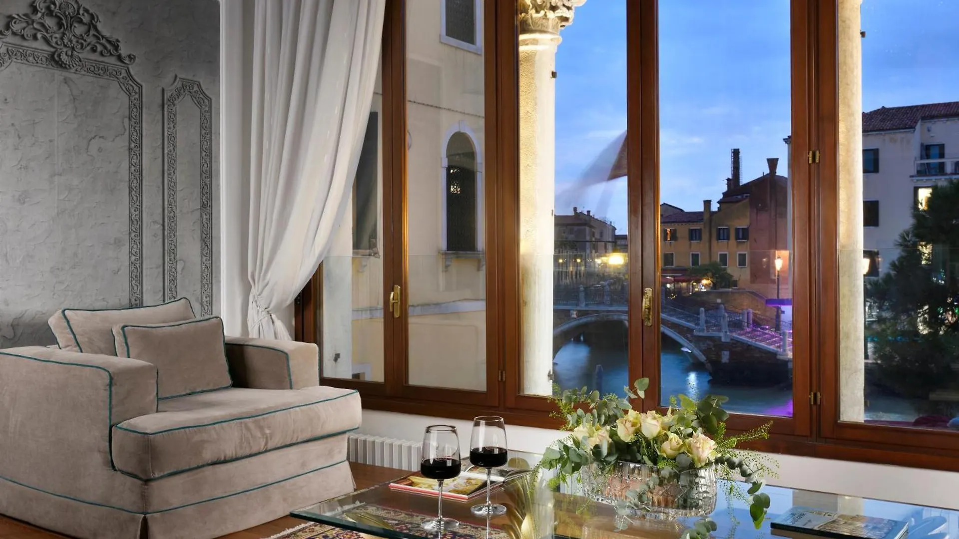 Swan Dolcevita Prestige Stay - Canal View & Exclusive Experience Wenecja Włochy
