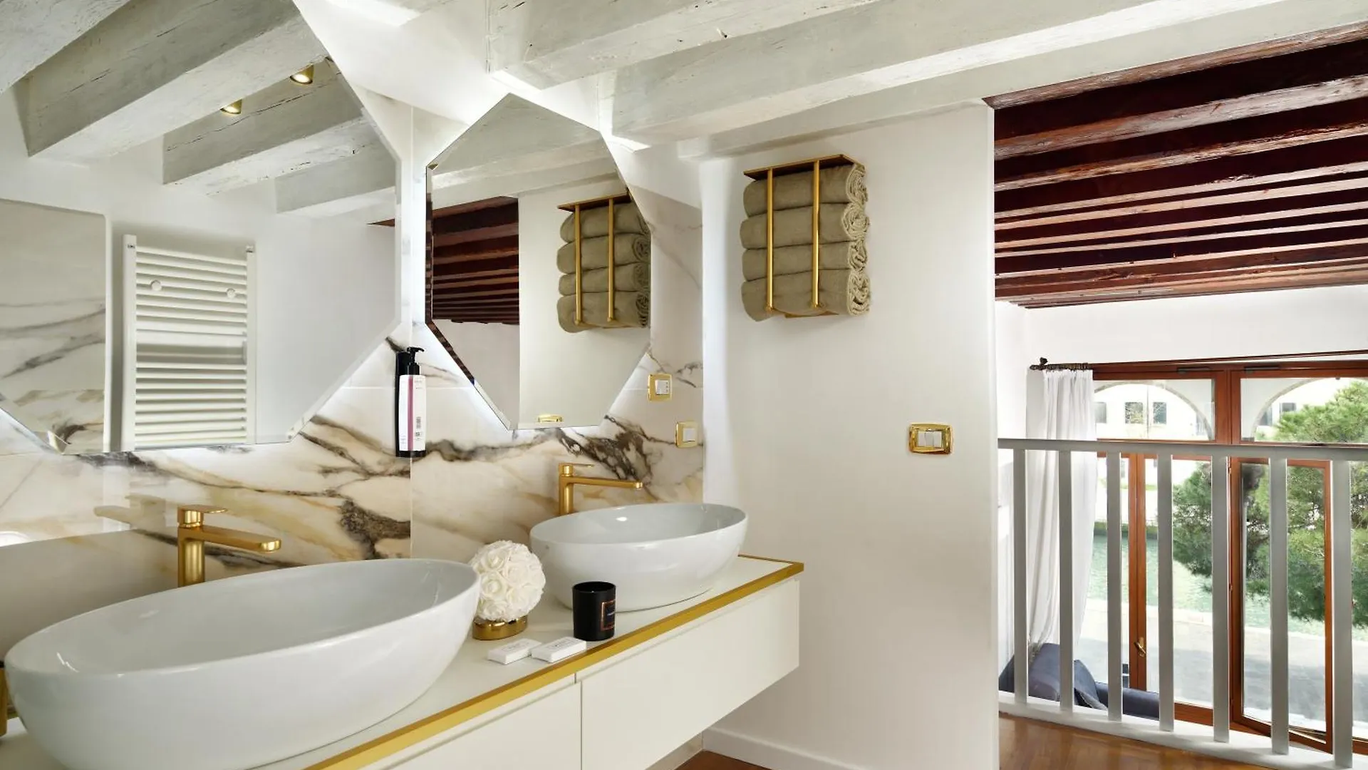 Swan Dolcevita Prestige Stay - Canal View & Exclusive Experience Velence 0*,